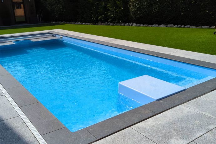 Starlight Pools: Luxury Pool Design & Installation